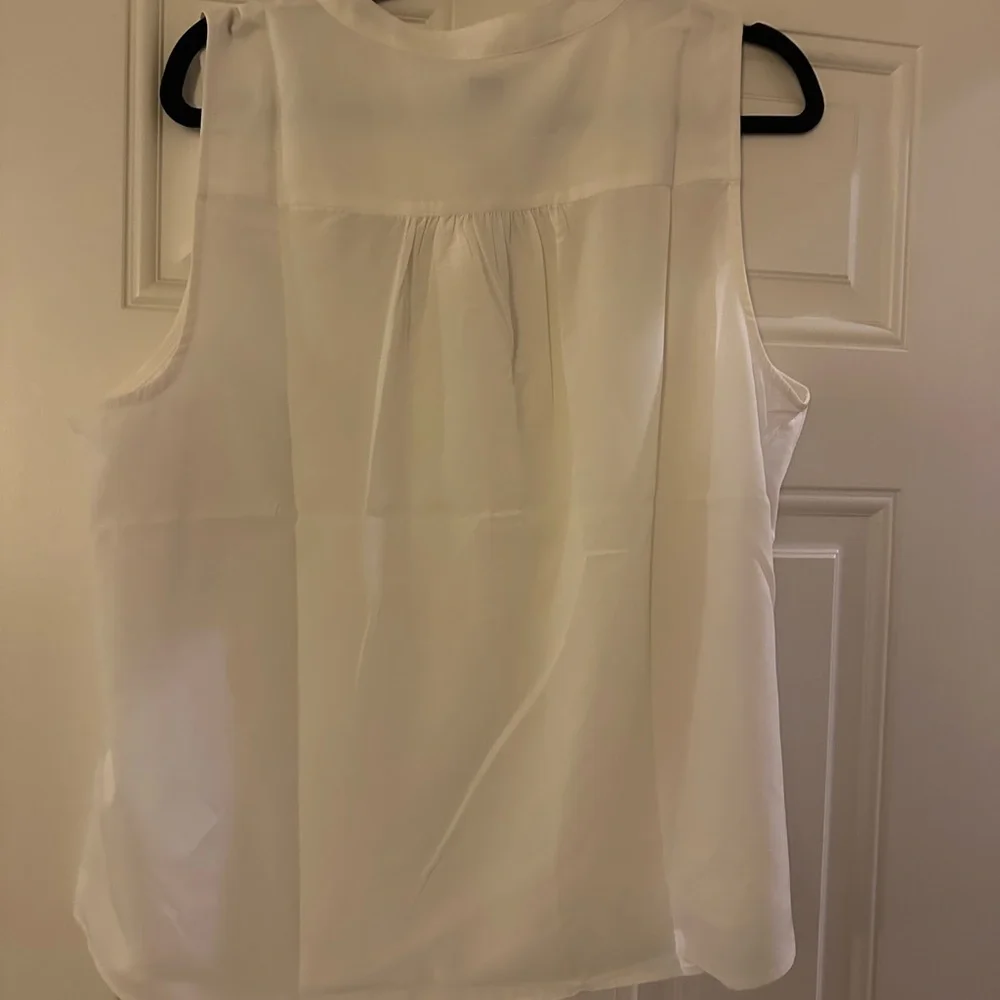 NWT J. Crew Top Womens Sleeveless V-neck popover top size Large - Picture 5 of 5